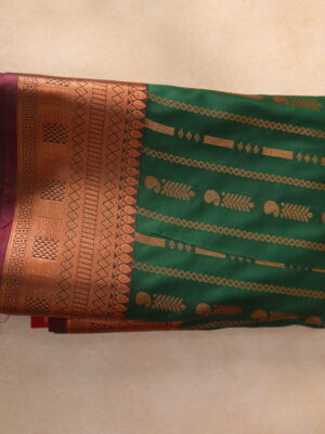 Sirumugai Vairaooshi Pattu Saree - Emerald Green with Burgundy Border